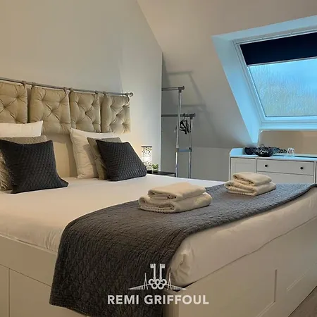 Les 4 Elements 4 Balcony Elevator & Private Parking Sleeps 4 Apartment