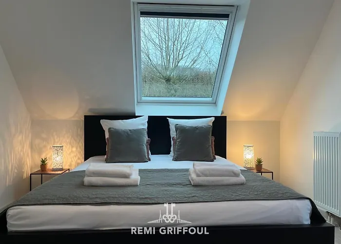 Les 4 Elements 4 Balcony Elevator & Private Parking Sleeps 4 Daire Honfleur