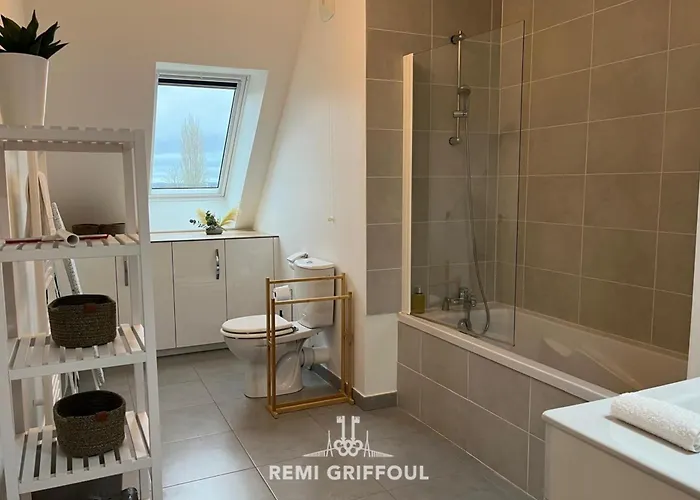 Les 4 Elements 4 Balcony Elevator & Private Parking Sleeps 4 *